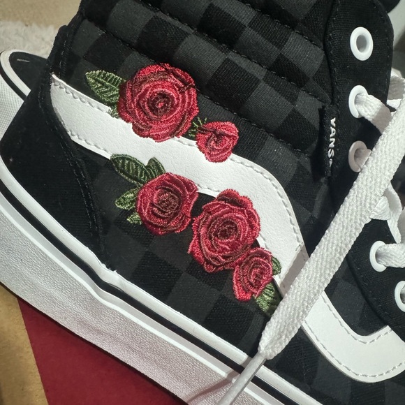 Hi-Top Rose and Checkered Vans- New without box - Picture 3 of 5